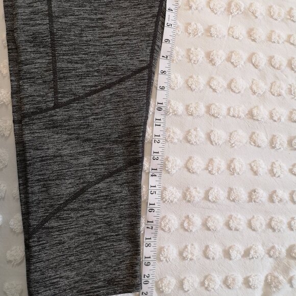 MPG Sport Prelude High Waisted Signature Capri - Micro Black Size XL - Picture 2 of 8